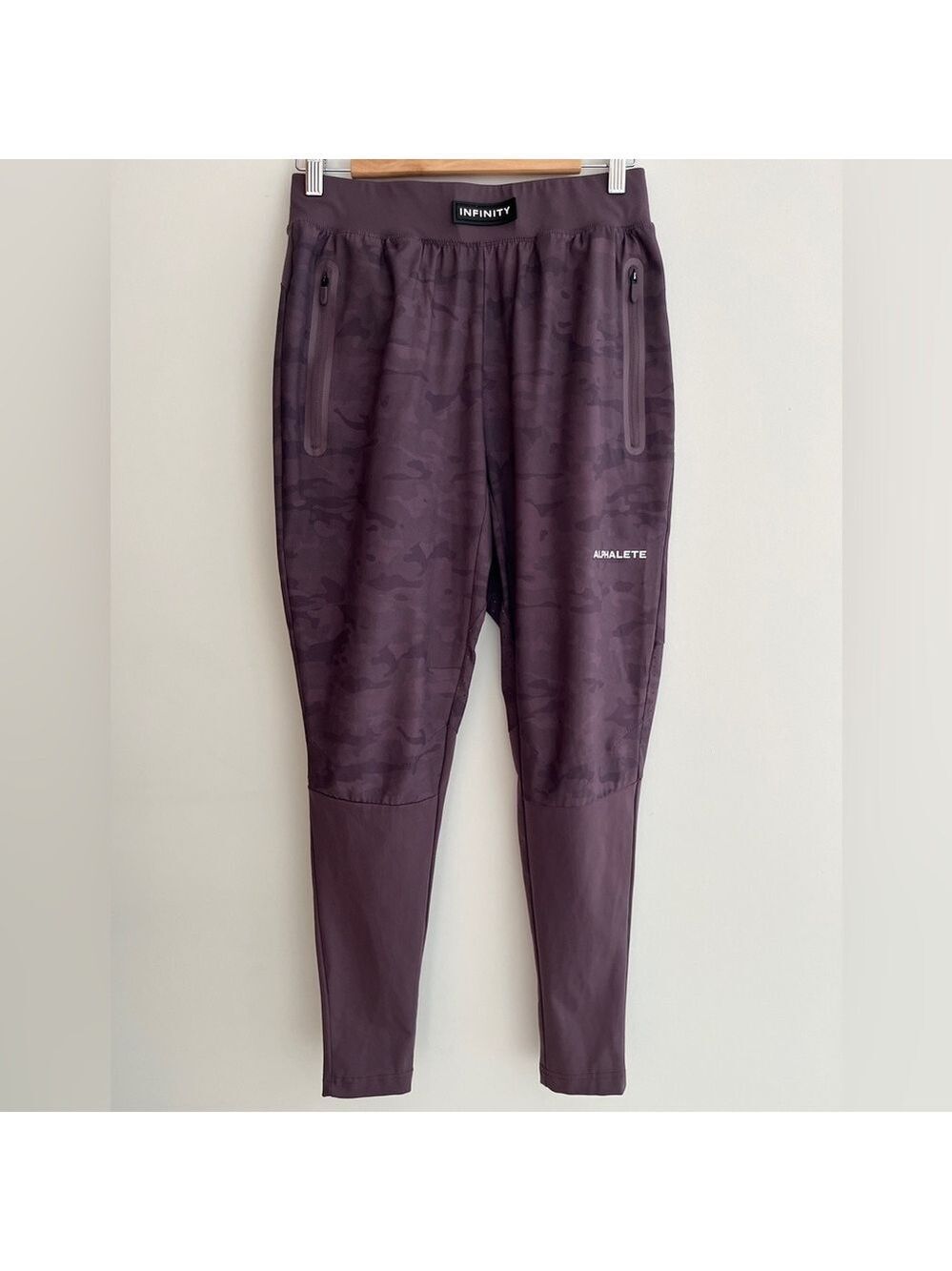 ALPHALETE Men's Infinity Terrain Tech Stretch Camo Jogger Pants Purple Size M